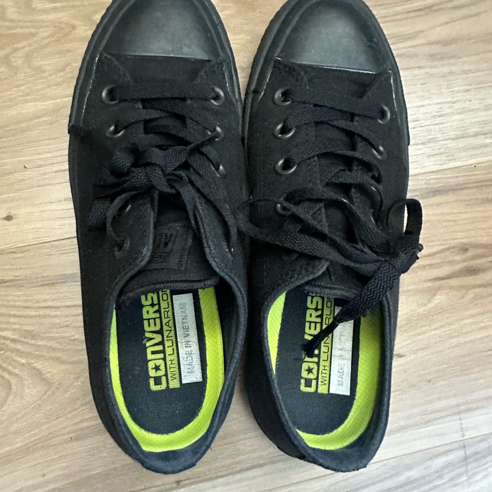 Converse Chuck Taylor Black Low Top Sneakers Lunarlon Insoles (Size 6 Women’s)